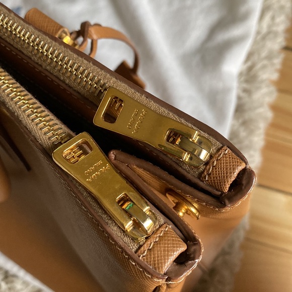 Prada Medium Galleria, Brown Double Zip Lux Tote Saffiano Leather Medium - Picture 13 of 15